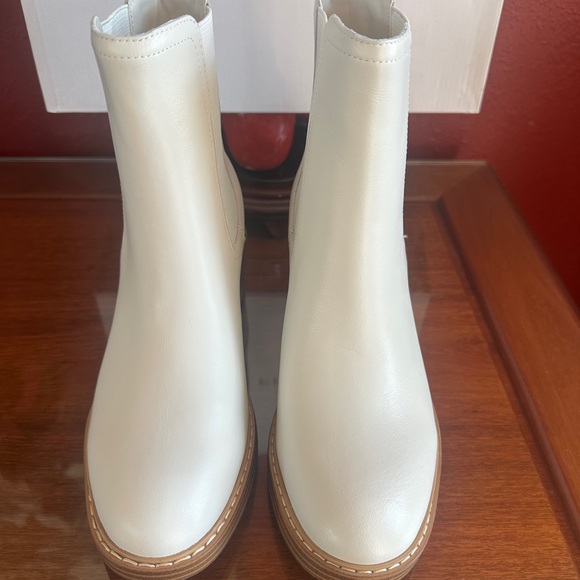 NWT SZ 6 MARC FISHER IVORY MODESTY BOOT - Picture 3 of 9